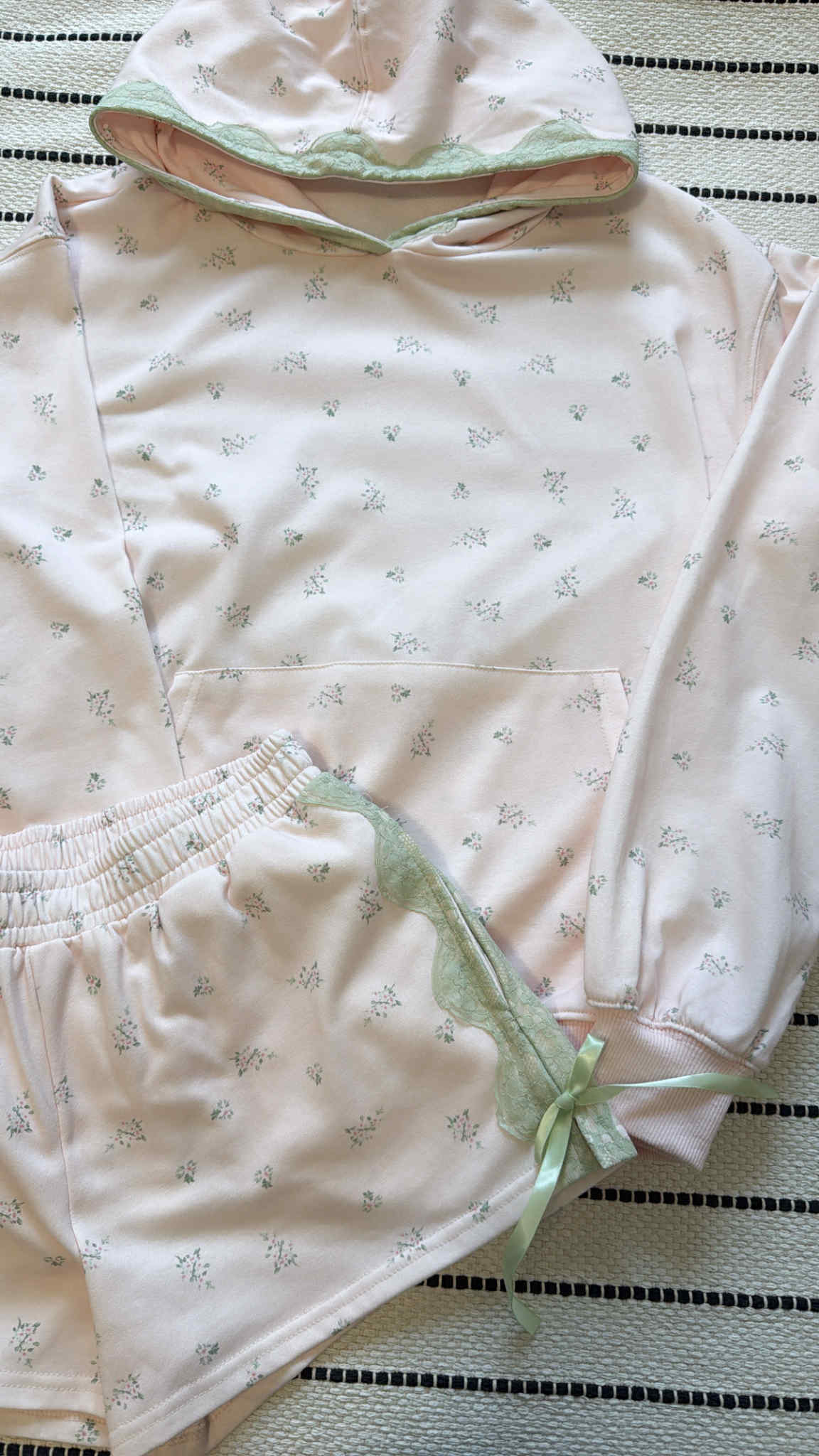 Blooms & Lace Lounge Set