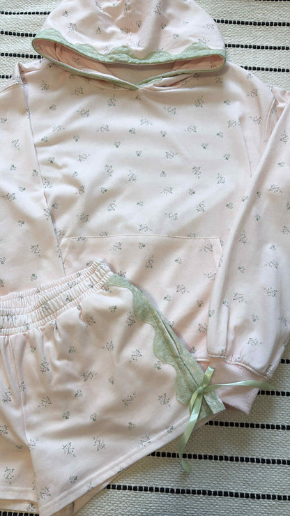 Blooms & Lace Lounge Set